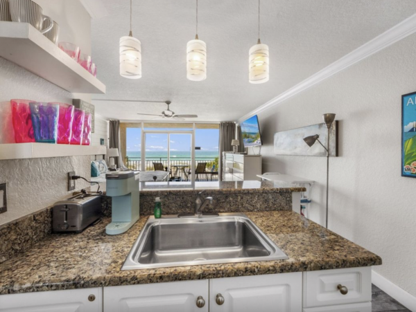 Beachfront Studio Beautiful Gulf Views